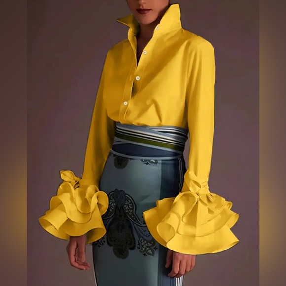 Passion of Essence Tops - Elegant Design with Button-Up Front & Turn-Down Collar for Sophisticated Style